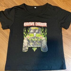 Gravedigger t-shirt. Size 6